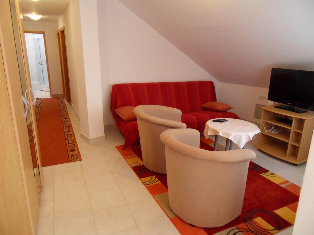 Apartments Petricevic 2 Selce Room photo