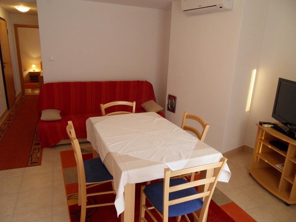Apartments Petricevic 2 Selce Exterior photo